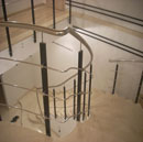 Ограждение из металлоконструкций на лестнице
